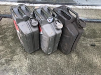 Stalen jerrycan (3x) - afbeelding 2 van  4