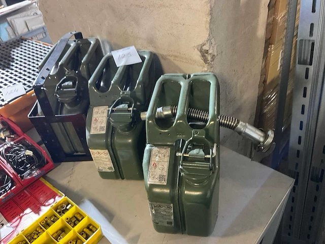 Stalen jerrycan - afbeelding 1 van  3