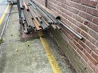 Stalen kar met staalprofielen - afbeelding 3 van  7