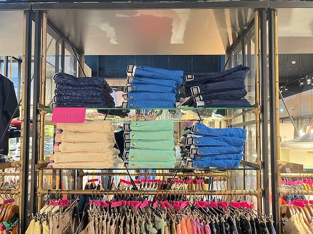 Stalen kleding leg- en hangkast - afbeelding 7 van  8
