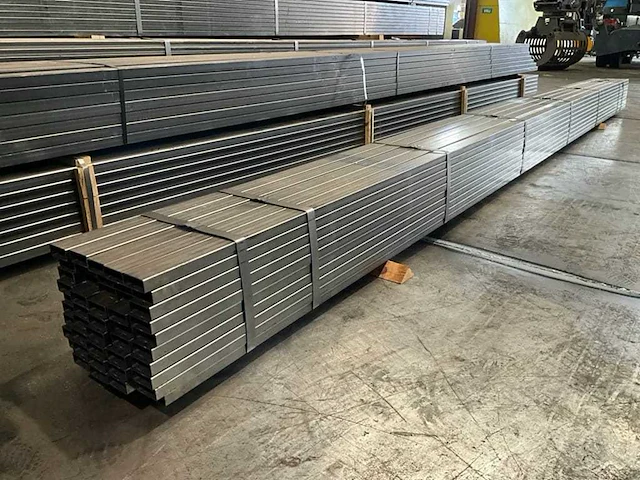 Stalen kokerprofielen e235 + cr1 s2 (1362kg) - afbeelding 1 van  5