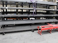 Stalen kokers op vijf draagarmen excl. kavel 306, in maten 50 x 50, 40 x 40, 25 x 25 en 60 x 60 mm, totaal ... - afbeelding 1 van  2