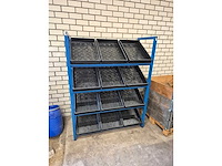 Stalen magazijnrek met kratten - afbeelding 1 van  2