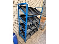 Stalen magazijnrek met kratten - afbeelding 2 van  2