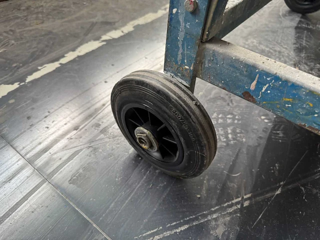 Stalen mobiele trap - afbeelding 4 van  14