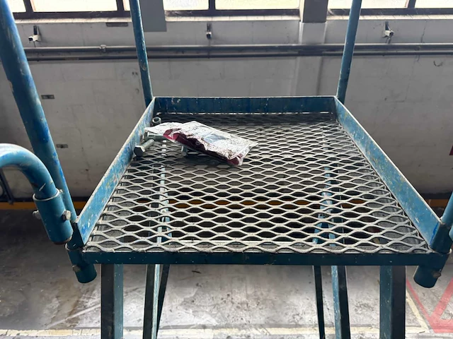 Stalen mobiele trap - afbeelding 14 van  14