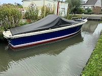 Stalen motor sloep