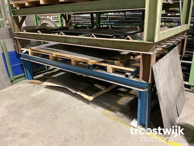 Stalen platen voorraadstelling - afbeelding 2 van  5