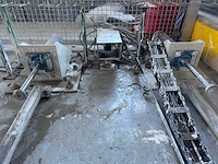 Stalen rollenbaan met motor en rails - afbeelding 3 van  19