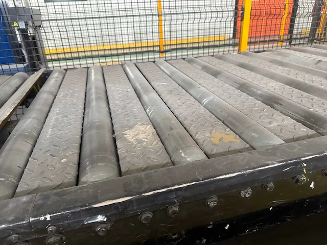 Stalen rollenbaan met motor - afbeelding 10 van  14
