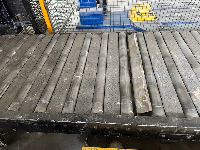 Stalen rollenbaan met motor - afbeelding 12 van  14