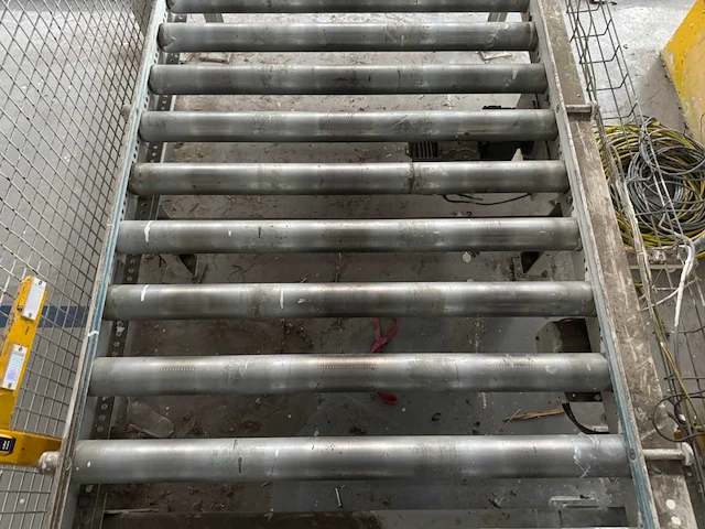 Stalen rollenbaan met motor - afbeelding 9 van  11