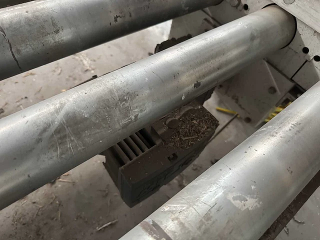 Stalen rollenbaan met motor - afbeelding 10 van  11