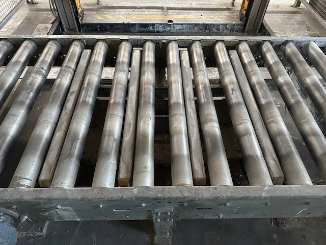 Stalen rollenbaan met motor - afbeelding 7 van  11