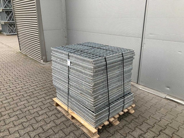 Stalen roostervloer 1100x850mm (32x) - afbeelding 1 van  3