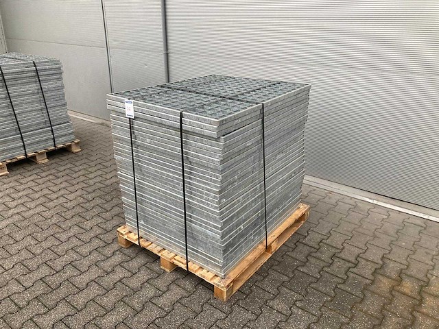 Stalen roostervloer 1100x850mm (32x) - afbeelding 1 van  3