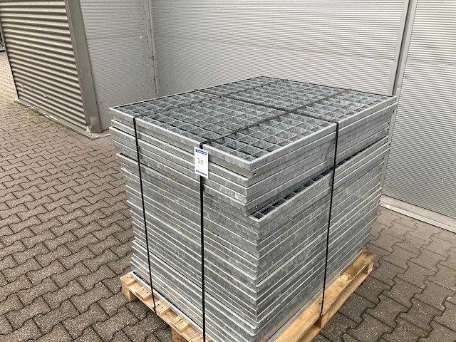 Stalen roostervloer 1100x850mm (32x) - afbeelding 1 van  3
