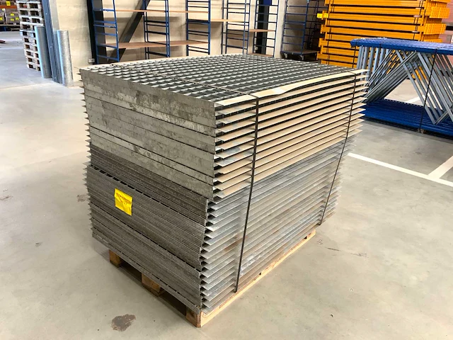 Stalen roostervloer 1330 x 1040 mm (30x) - afbeelding 1 van  6