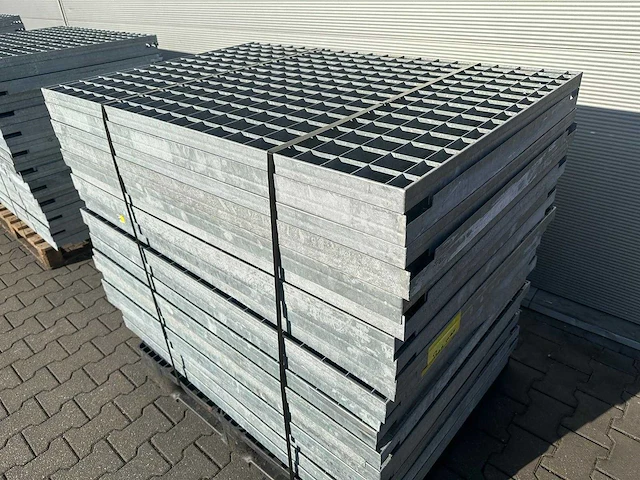 Stalen roostervloer 1340x910mm (21x) - afbeelding 1 van  4