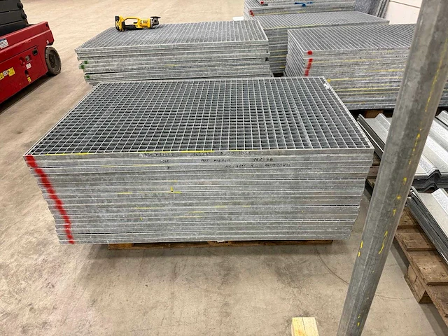 Stalen roostervloer 1400x800mm (34x) - afbeelding 1 van  3