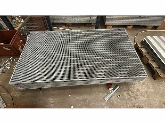 Stalen roostervloer 1800x1000mm (34x) - afbeelding 1 van  2