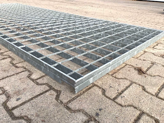 Stalen roostervloer 3100 x 1190 mm (21x) - afbeelding 11 van  16