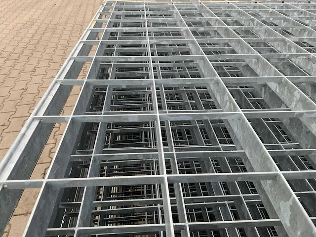 Stalen roostervloer 3100 x 1190 mm (21x) - afbeelding 6 van  16