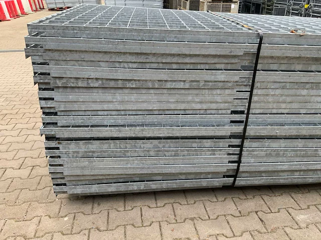 Stalen roostervloer 3100 x 1190 mm (21x) - afbeelding 8 van  16