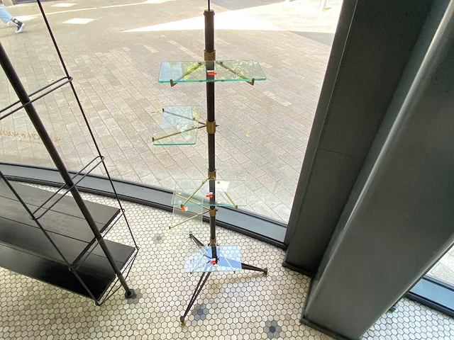 Stalen schoenendisplay - afbeelding 1 van  3