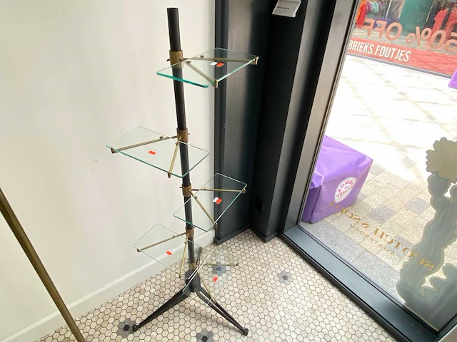 Stalen schoenendisplay - afbeelding 1 van  3