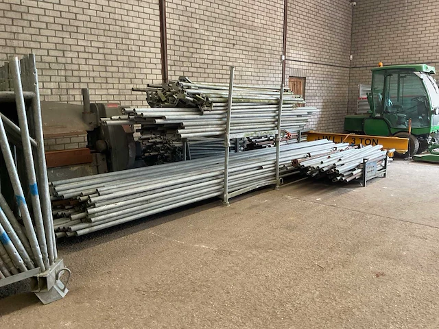 Stalen steiger - afbeelding 2 van  25