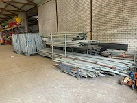 Stalen steiger - afbeelding 12 van  25