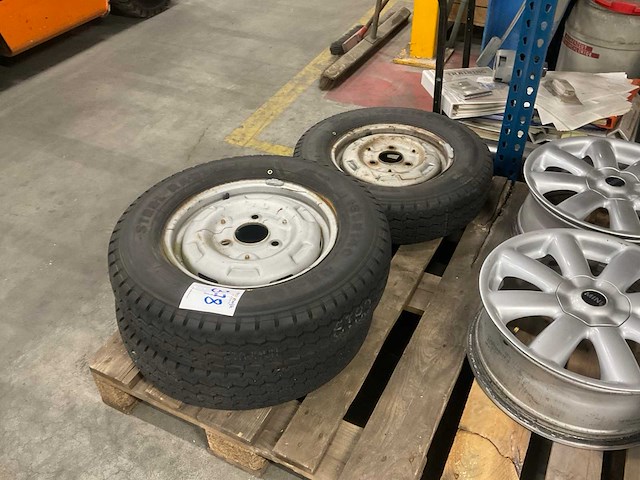 Stalen velgen met band (3x) - afbeelding 1 van  5