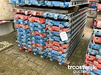 Stalen vlonder buisoplegging