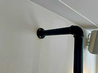 Stalen wandrek met houten legborden - afbeelding 7 van  8