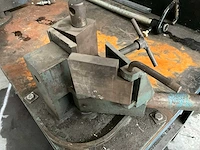 Stalen werkbank en kast - afbeelding 7 van  8