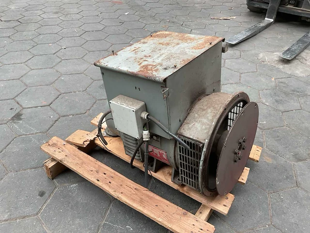 Stamford pc164e stroomgenerator - afbeelding 1 van  5