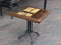 Stamtafel met houten blad en metalen onderstel. afmeting 200 x 80 x 77 cm. - afbeelding 1 van  3