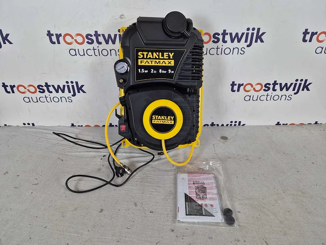 Stanley fatmax compressor wall-tech + 9m slanghaspel - afbeelding 1 van  2