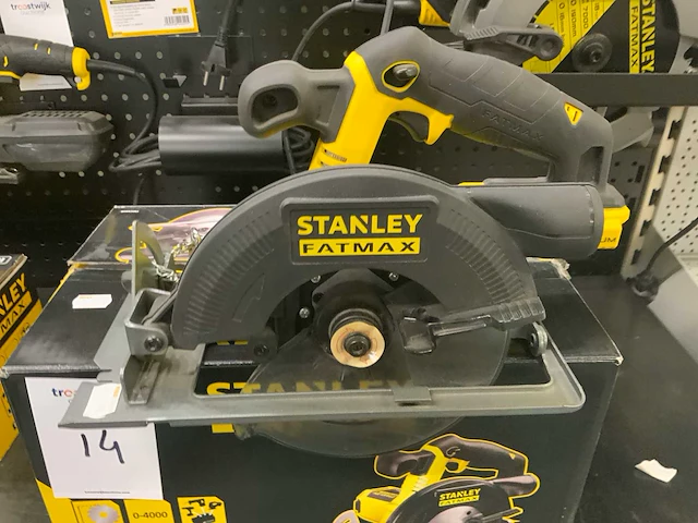 Stanley fmc660b cirkelzaagmachine - afbeelding 2 van  4