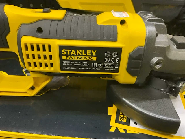 Stanley fmc761b-xj haakse slijpmachine - afbeelding 3 van  3