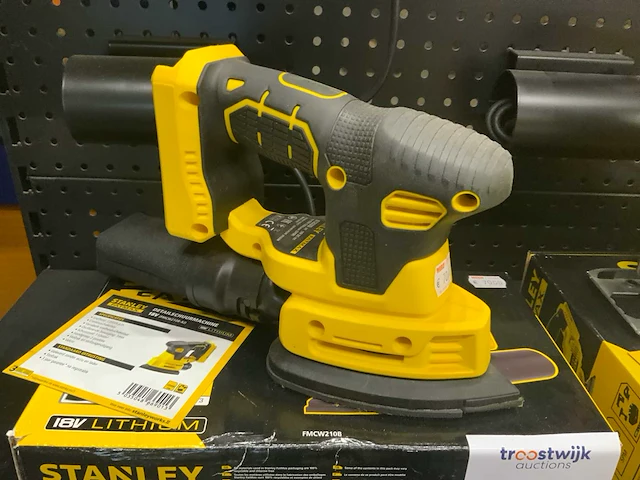 Stanley fmcw120b schuurmachine - afbeelding 1 van  3