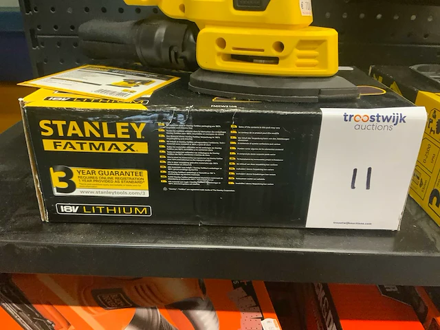 Stanley fmcw120b schuurmachine - afbeelding 2 van  3