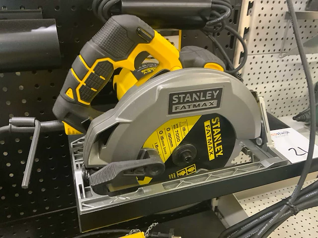 Stanley fme301k-qs cirkelzaagmachine - afbeelding 1 van  3
