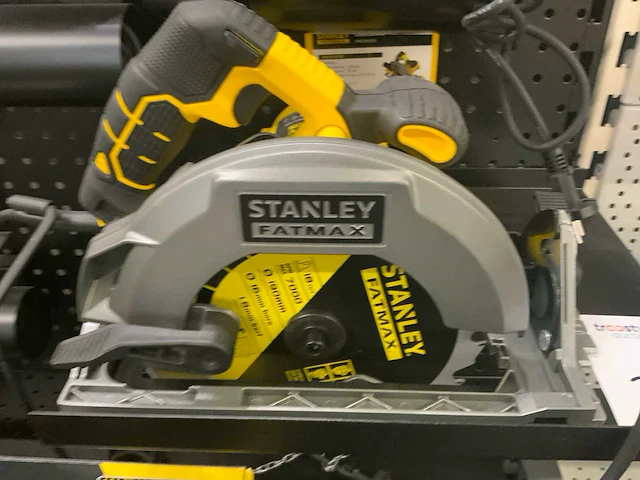 Stanley fme301k-qs cirkelzaagmachine - afbeelding 2 van  3