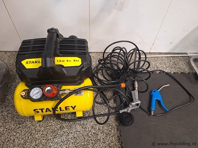 Stanley luchtcompressor incl. luchtpistolen - afbeelding 1 van  6