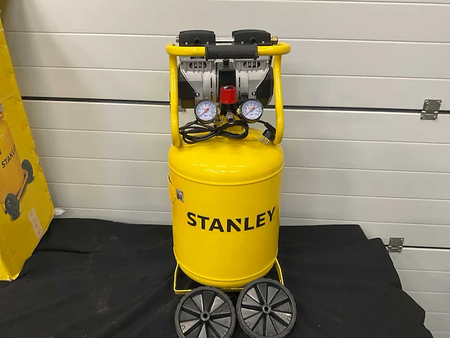 Stanley silent air compressor hogedrukcompressor - afbeelding 1 van  8