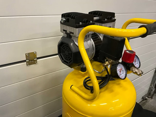 Stanley silent air compressor hogedrukcompressor - afbeelding 2 van  8