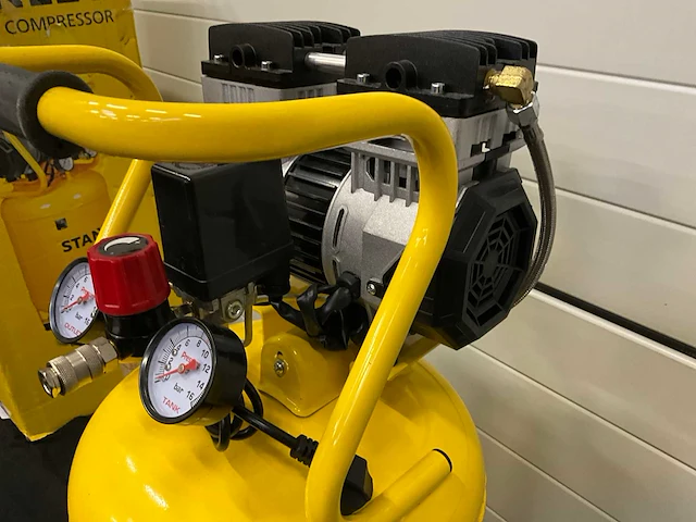 Stanley silent air compressor hogedrukcompressor - afbeelding 4 van  8