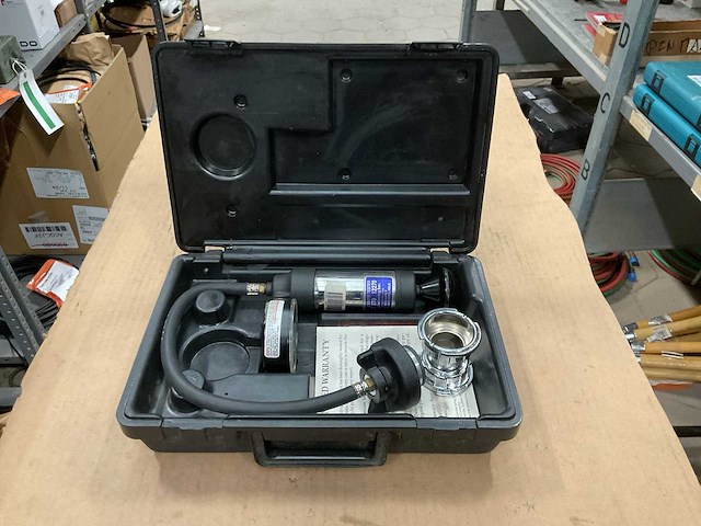 Stant st 270 12270 cooling system pressure tester - afbeelding 2 van  4